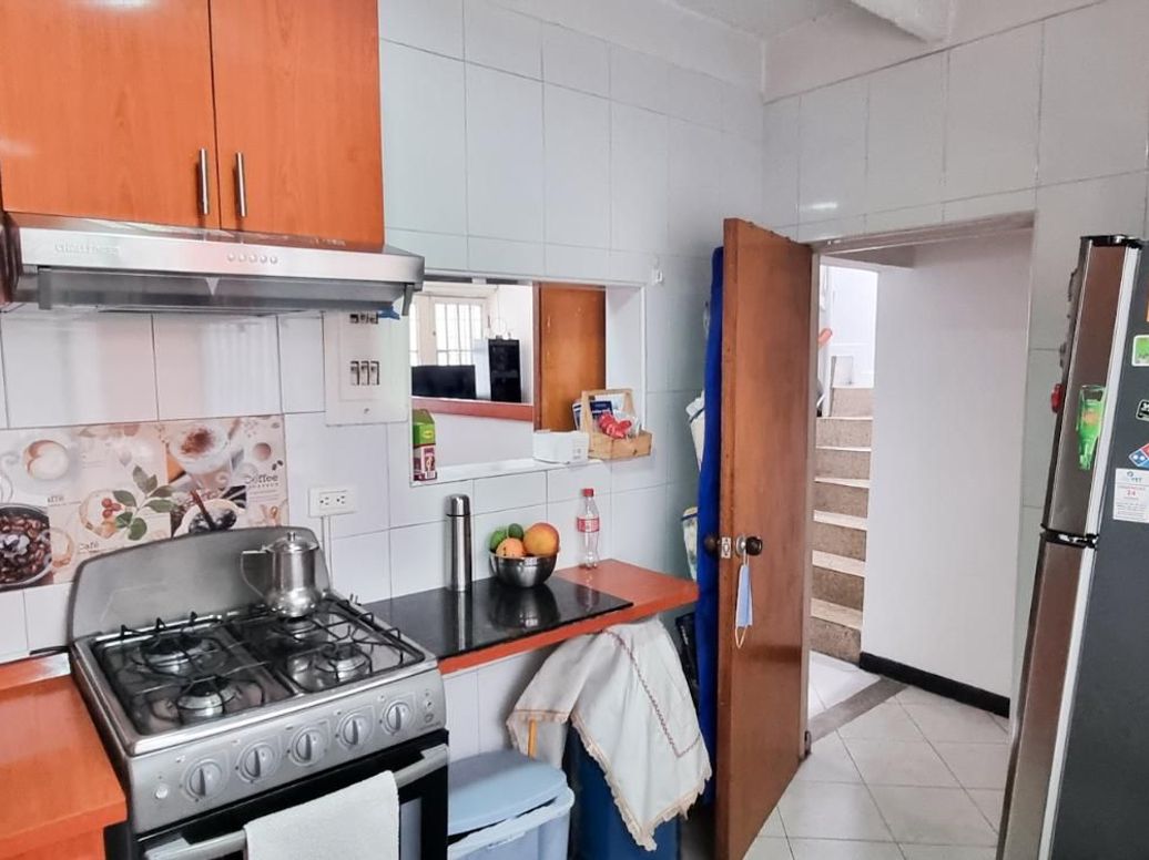 Casa de 6 alcobas en venta en Bellavista Occidental, Bogotá, 200 m² · foto 5 de 18