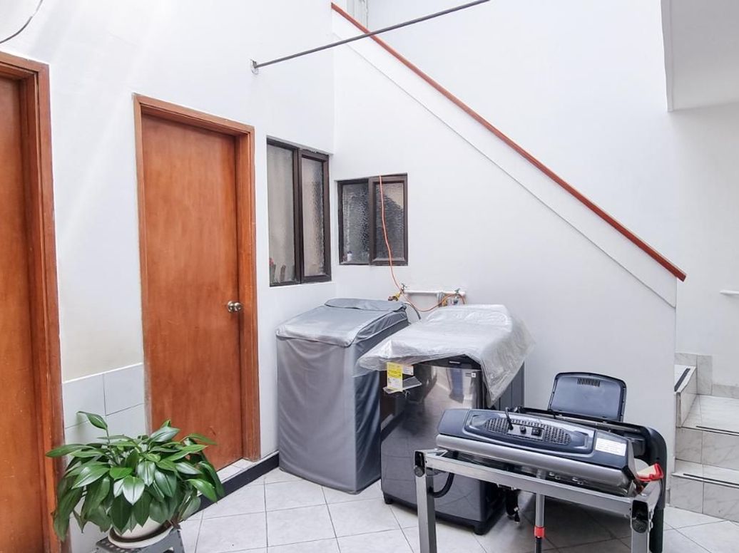 Casa de 6 alcobas en venta en Bellavista Occidental, Bogotá, 200 m² · foto 16 de 18