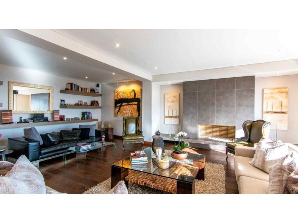 Apartamento de 4 alcobas en venta en Cerros De Santa Barbara, Bogotá, 415 m² · foto 3 de 20