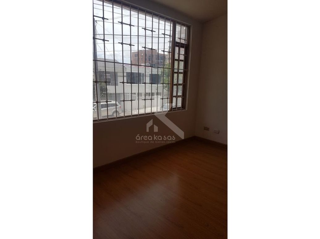Casa de 4 alcobas en venta en Los Alpes, Bogotá, 383 m² · foto 7 de 20