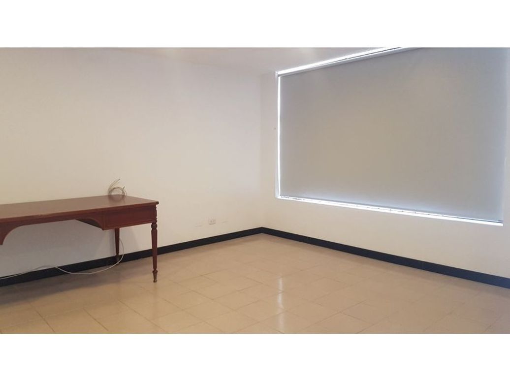 Casa de 4 alcobas en venta en Los Alpes, Bogotá, 383 m² · foto 4 de 20