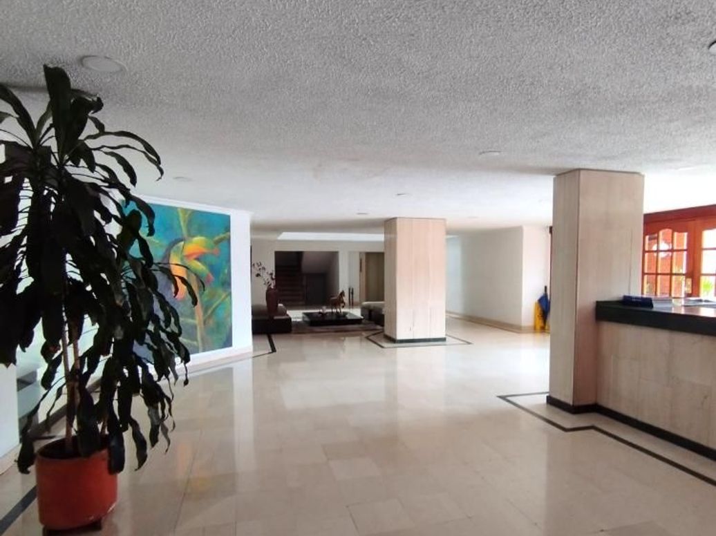 Apartamento de 3 alcobas en venta en Santa Barbara Central, Bogotá, 177 m² · foto 11 de 14