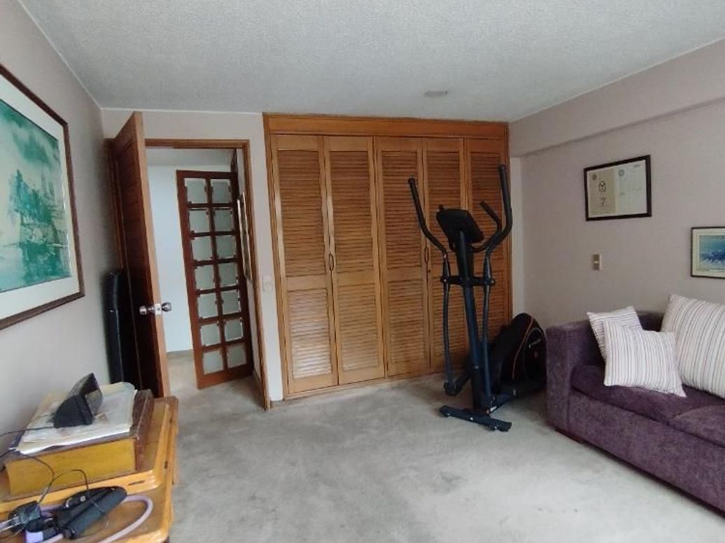Apartamento de 3 alcobas en venta en Santa Barbara Central, Bogotá, 177 m² · foto 5 de 14