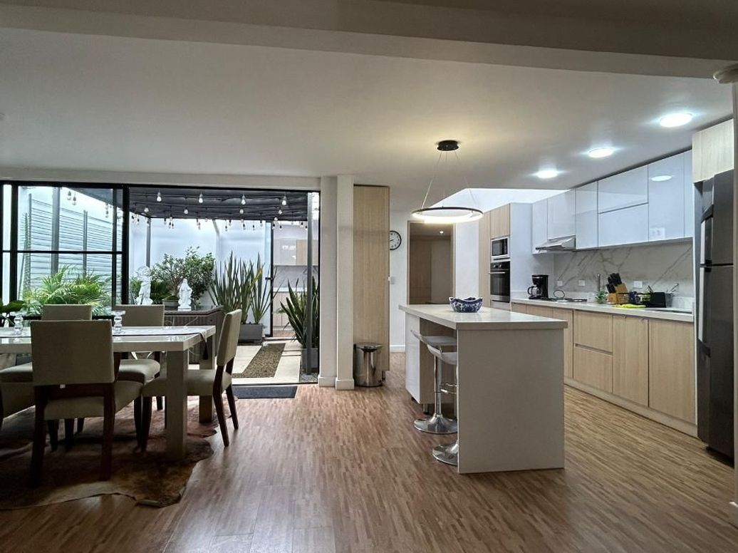 Casa de 3 alcobas en venta en Caobos Salazar, Bogotá, 227 m² · foto 4 de 20