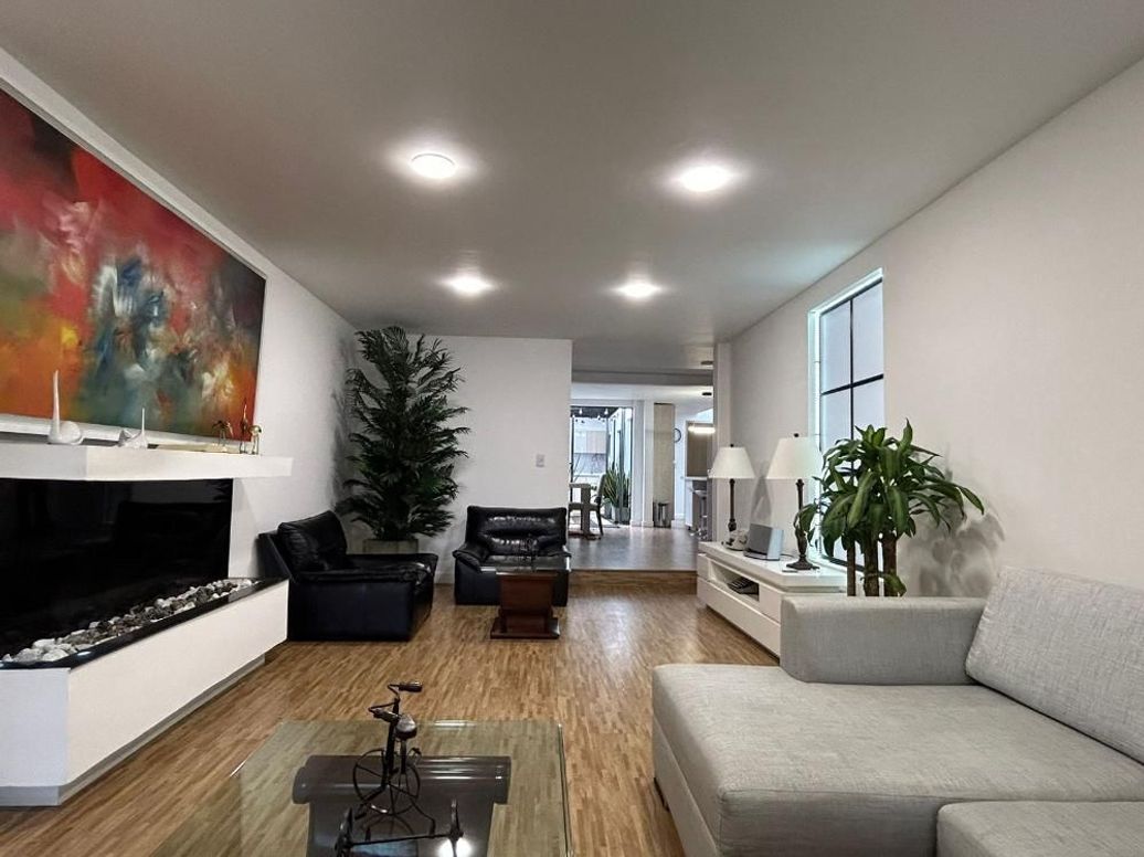 Casa de 3 alcobas en venta en Caobos Salazar, Bogotá, 227 m² · foto 8 de 20
