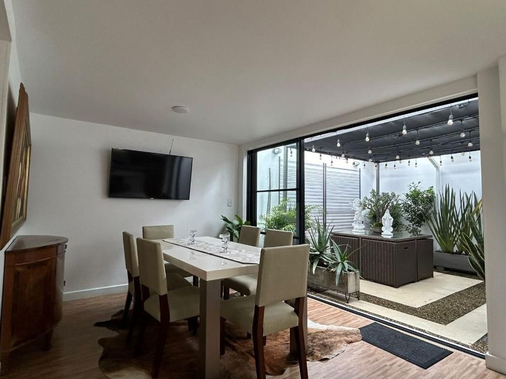 Casa de 3 alcobas en venta en Caobos Salazar, Bogotá, 227 m² · foto 6 de 20