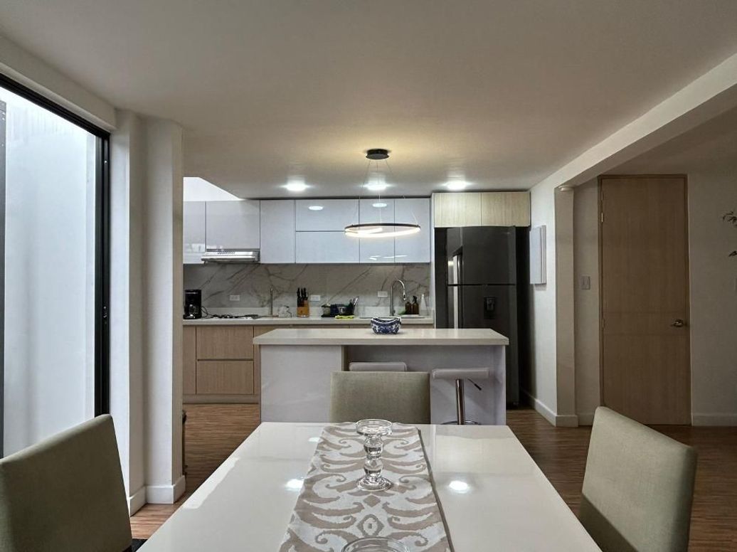 Casa de 3 alcobas en venta en Caobos Salazar, Bogotá, 227 m² · foto 5 de 20