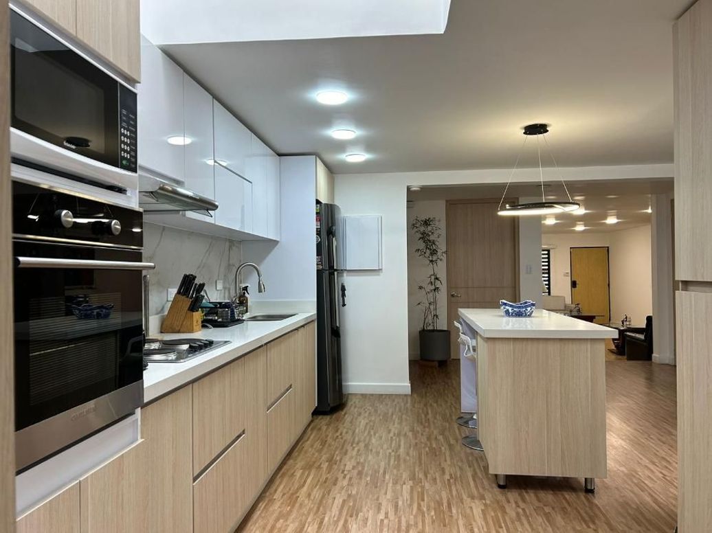 Casa de 3 alcobas en venta en Caobos Salazar, Bogotá, 227 m² · foto 3 de 20