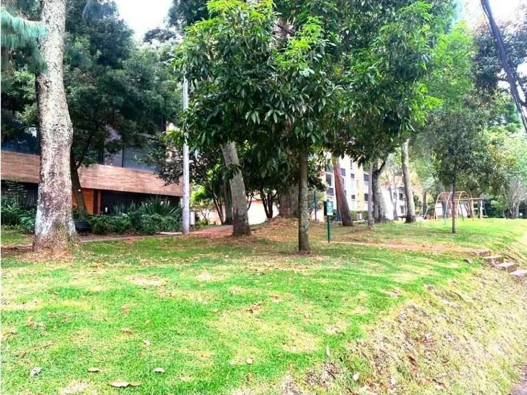 Casa de 3 alcobas en venta en Santa Barbara Oriental, Bogotá, 594 m² · foto 16 de 17