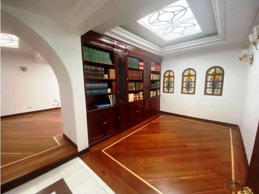 Casa de 3 alcobas en venta en Santa Barbara Oriental, Bogotá, 594 m² · foto 5 de 17