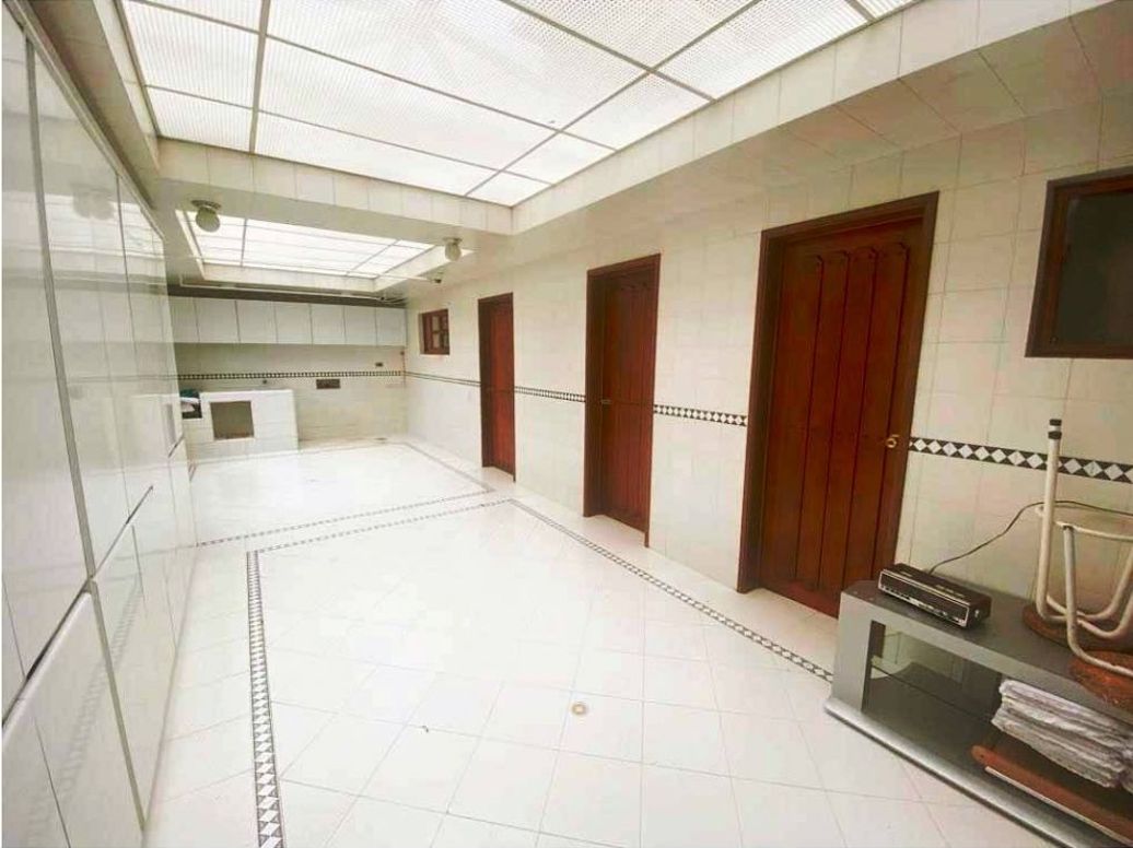 Casa de 3 alcobas en venta en Santa Barbara Oriental, Bogotá, 594 m² · foto 11 de 17