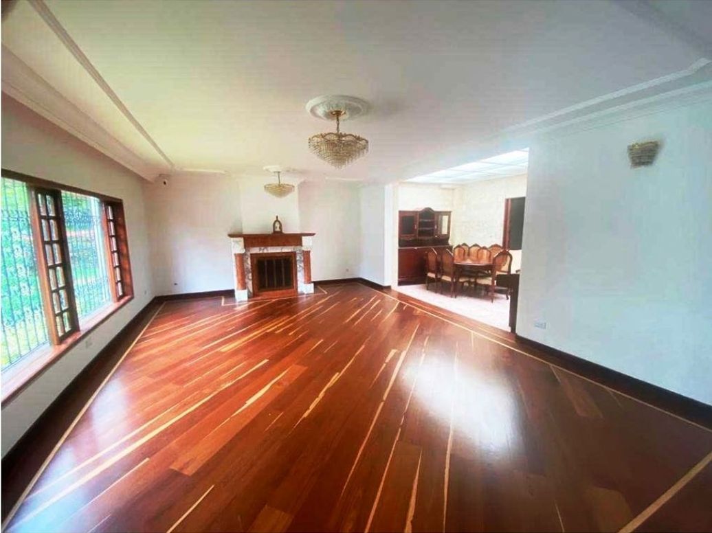 Casa de 3 alcobas en venta en Santa Barbara Oriental, Bogotá, 594 m² · foto 2 de 17