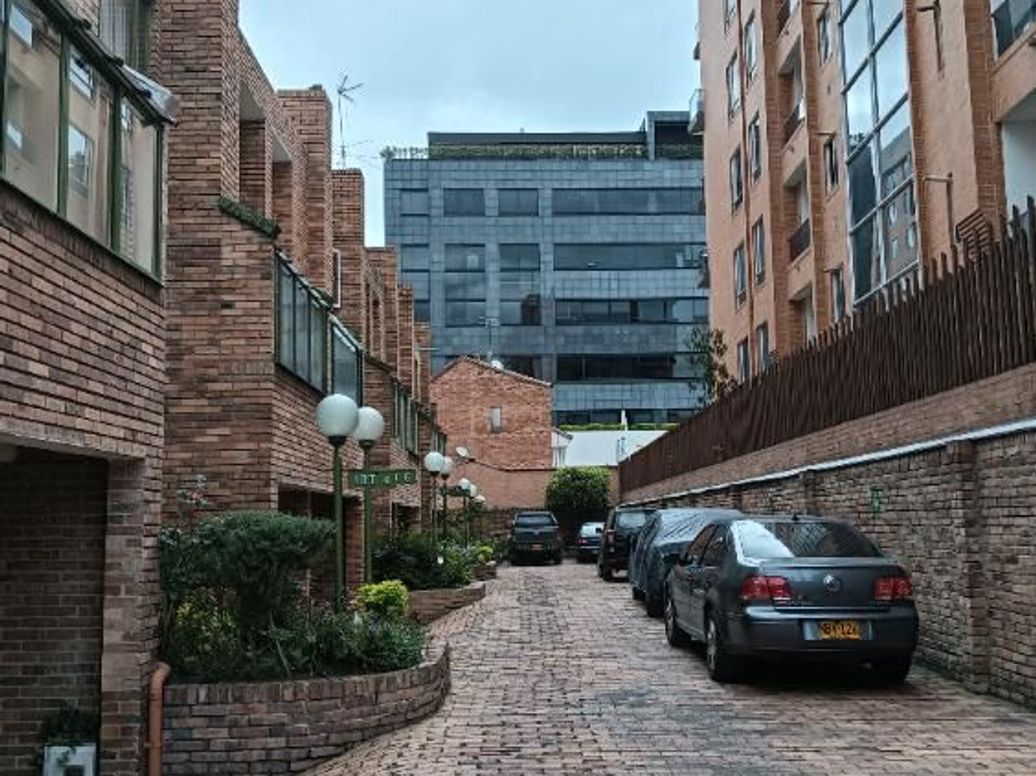 Casa de 3 alcobas en venta en Cedritos, Bogotá, 120 m² · foto 2 de 15
