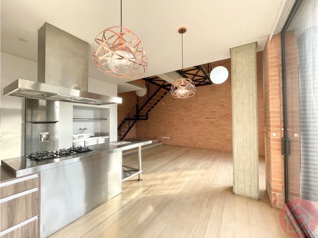 Apartamento de 1 alcoba en venta en Los Rosales, Bogotá, 115 m² · foto 2 de 10