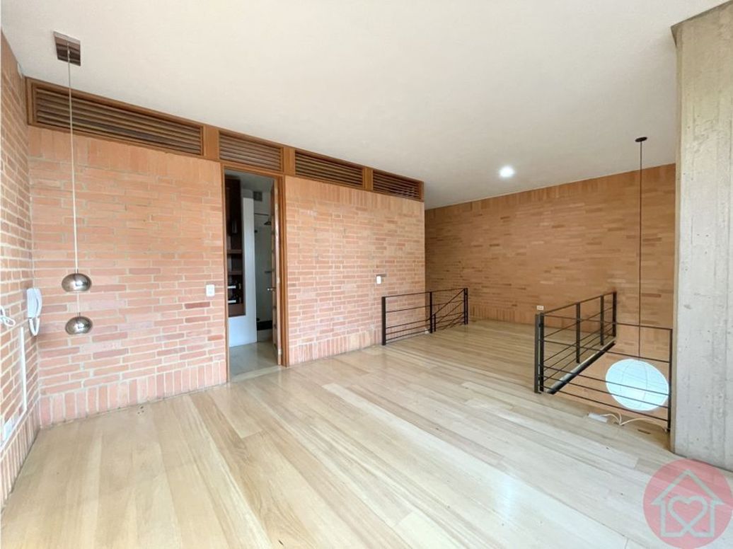 Apartamento de 1 alcoba en venta en Los Rosales, Bogotá, 115 m² · foto 3 de 10
