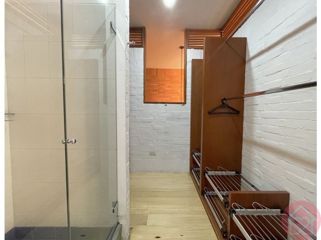 Apartamento de 1 alcoba en venta en Los Rosales, Bogotá, 115 m² · foto 8 de 10