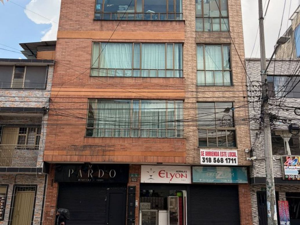 Casa de 4 alcobas en venta en Restrepo Occidental, Bogotá, 750 m² · foto 2 de 10