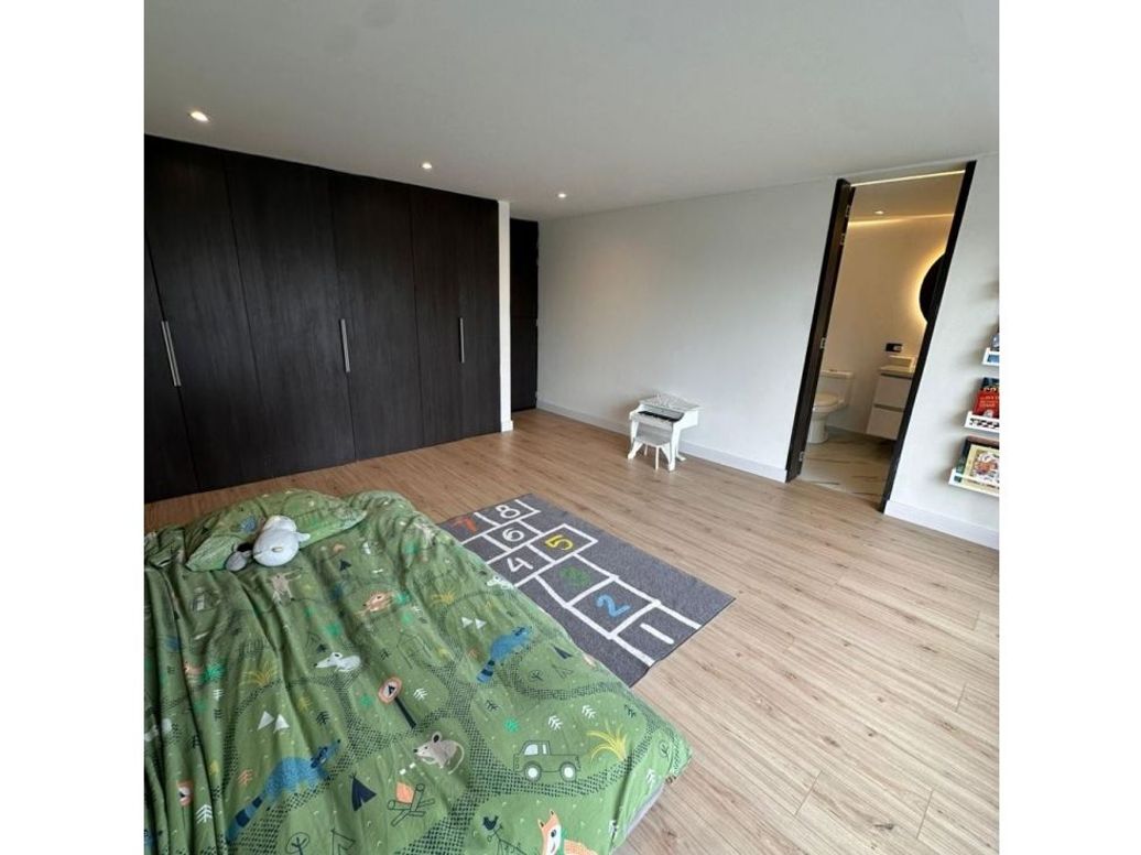 Casa de 5 alcobas en venta en San José De Bavaria, Bogotá, 445 m² · foto 13 de 20
