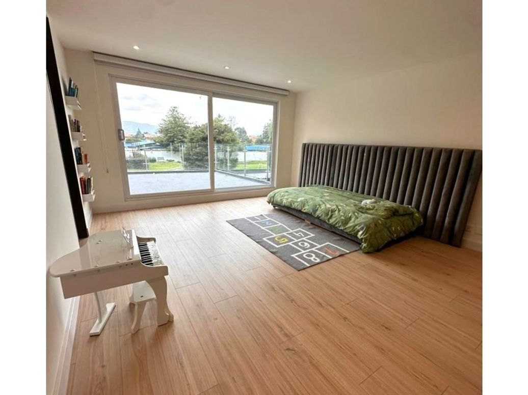 Casa de 5 alcobas en venta en San José De Bavaria, Bogotá, 445 m² · foto 6 de 20