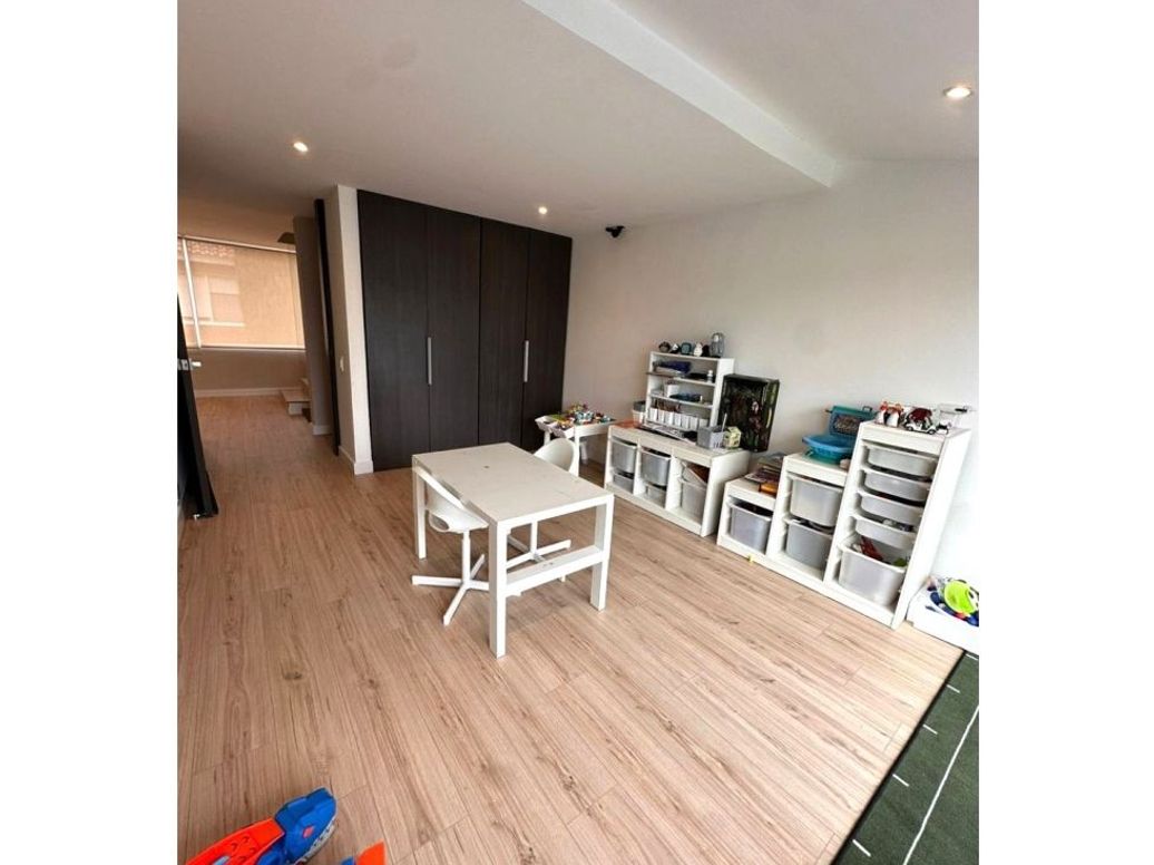Casa de 5 alcobas en venta en San José De Bavaria, Bogotá, 445 m² · foto 19 de 20