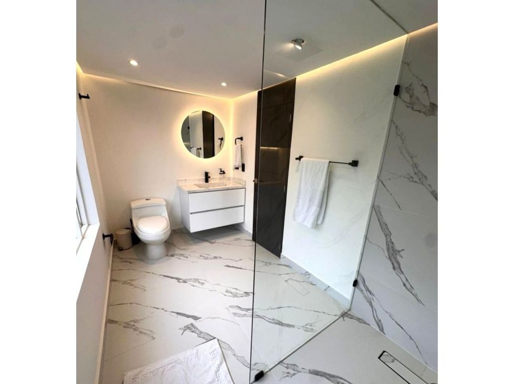Casa de 5 alcobas en venta en San José De Bavaria, Bogotá, 445 m² · foto 16 de 20
