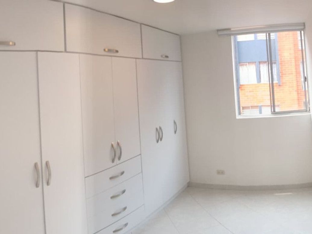 Apartamento de 2 alcobas en venta en El Plan, Bogotá, 53 m² · foto 10 de 12