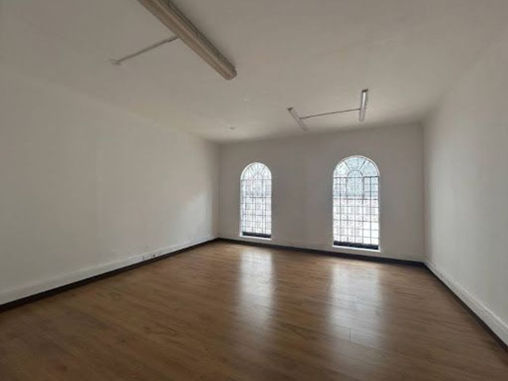 Casa de 10 alcobas en venta en Quinta Camacho, Bogotá, 626 m² · foto 5 de 17