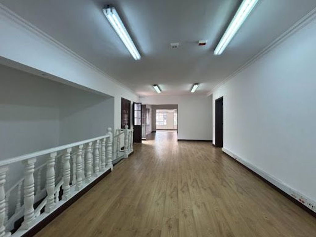 Casa de 10 alcobas en venta en Quinta Camacho, Bogotá, 626 m² · foto 11 de 17