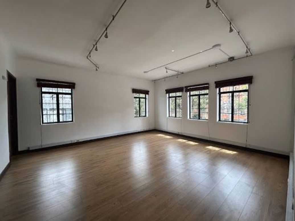 Casa de 10 alcobas en venta en Quinta Camacho, Bogotá, 626 m² · foto 12 de 17