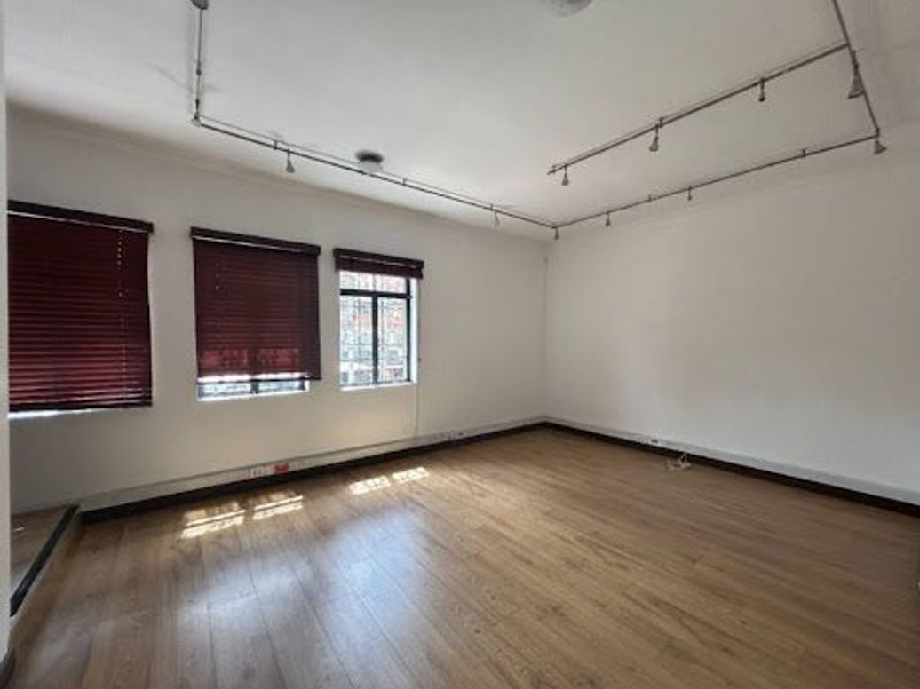 Casa de 10 alcobas en venta en Quinta Camacho, Bogotá, 626 m² · foto 8 de 17
