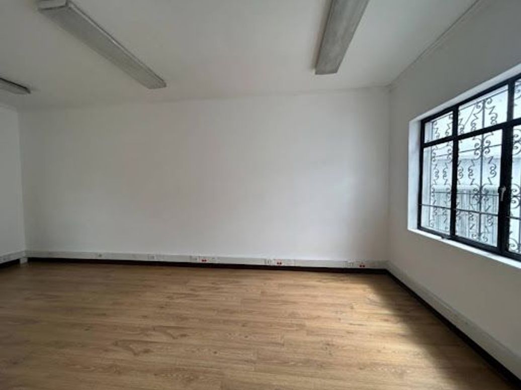 Casa de 10 alcobas en venta en Quinta Camacho, Bogotá, 626 m² · foto 15 de 17