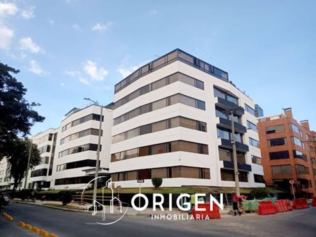 Apartamento de 2 alcobas en venta en Santa Barbara Alta, Bogotá, 81 m² · foto 2 de 20