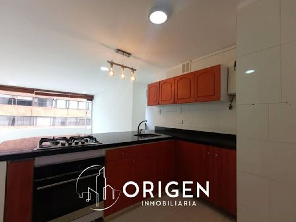 Apartamento de 2 alcobas en venta en Santa Barbara Alta, Bogotá, 81 m² · foto 13 de 20