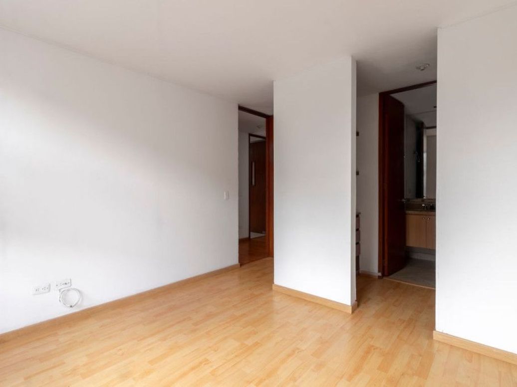 Apartamento de 3 alcobas en venta en Acacias Usaquen, Bogotá, 87 m² · foto 2 de 18