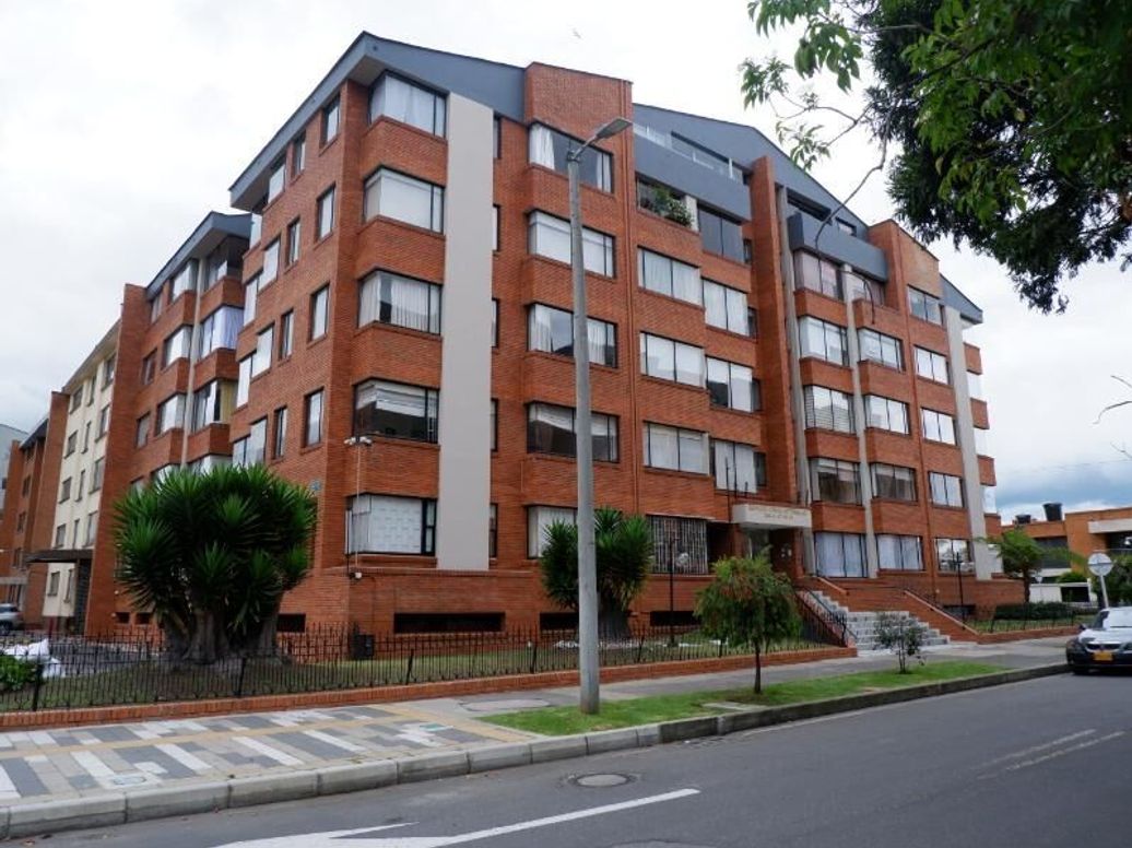 Apartamento de 3 alcobas en venta en Mónaco, Bogotá, 120 m² · foto 2 de 20