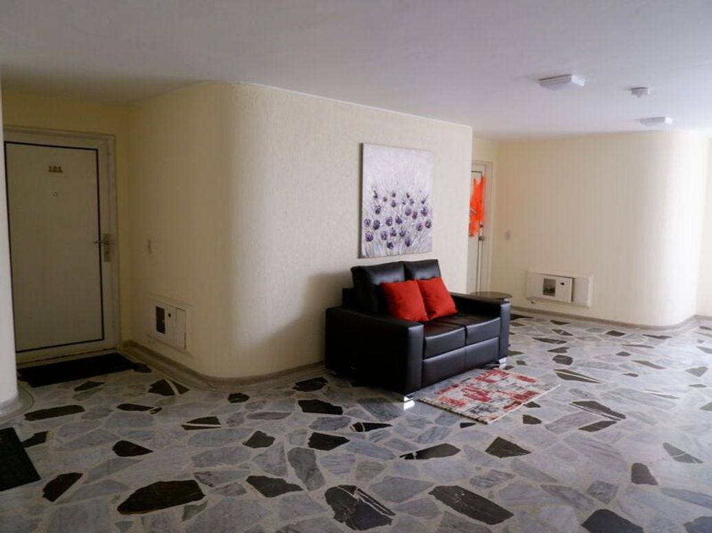Apartamento de 3 alcobas en venta en Mónaco, Bogotá, 120 m² · foto 3 de 20