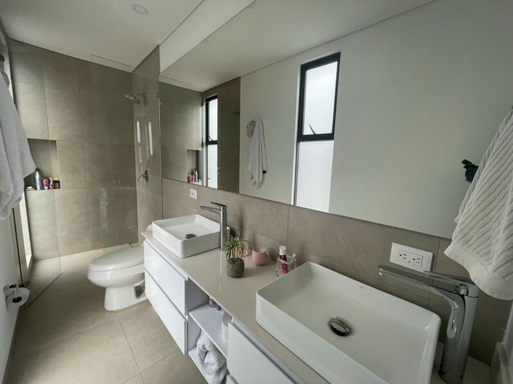 Apartamento de 2 alcobas en venta en Chicó Norte, Bogotá, 81 m² · foto 8 de 18