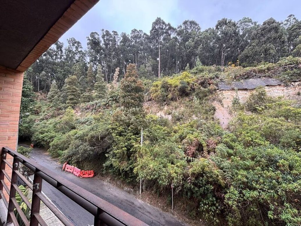 Apartamento de 1 alcoba en venta en El Refugio, Bogotá, 110 m² · foto 13 de 20