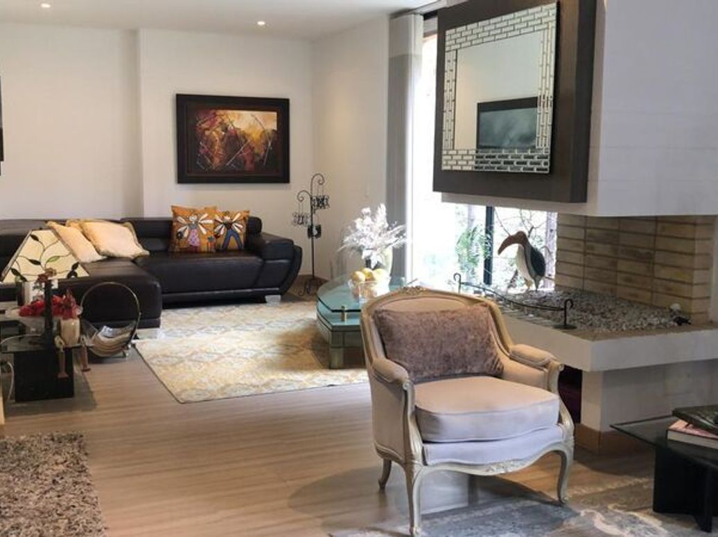 Apartamento de 1 alcoba en venta en El Refugio, Bogotá, 110 m² · foto 2 de 20