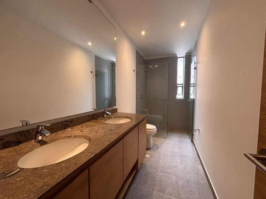 Apartamento de 1 alcoba en venta en El Refugio, Bogotá, 110 m² · foto 8 de 20