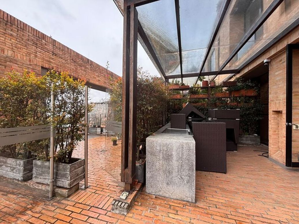 Apartamento de 1 alcoba en venta en El Refugio, Bogotá, 110 m² · foto 10 de 20