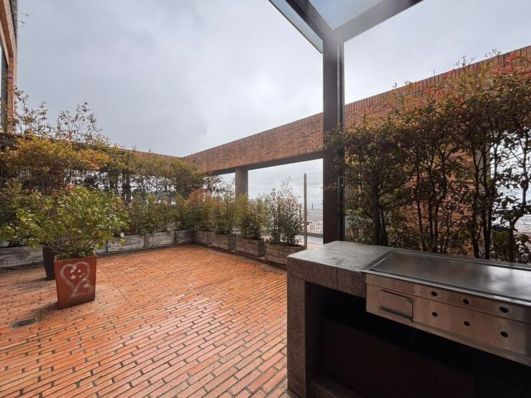 Apartamento de 1 alcoba en venta en El Refugio, Bogotá, 110 m² · foto 12 de 20
