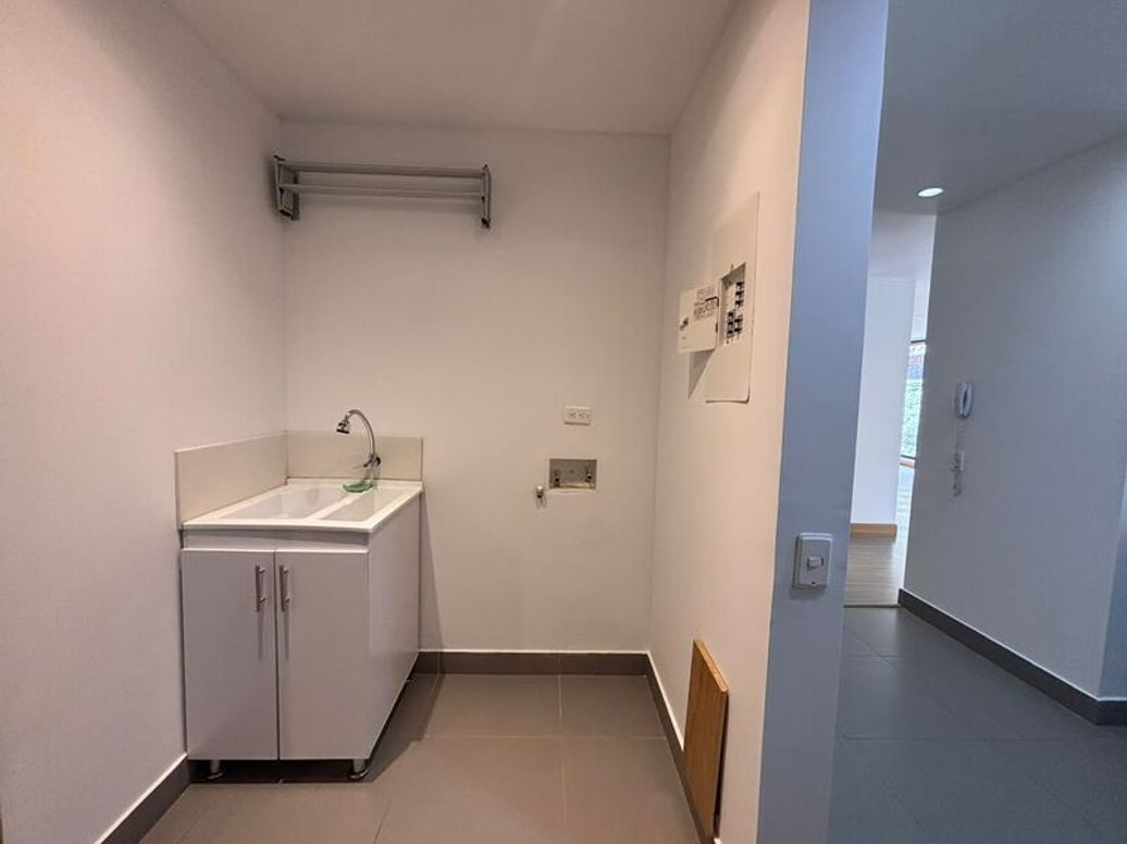 Apartamento de 1 alcoba en venta en El Refugio, Bogotá, 110 m² · foto 11 de 20