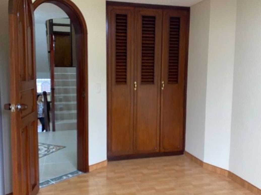 Casa de 6 alcobas en venta en Mónaco, Bogotá, 256 m² · foto 11 de 20
