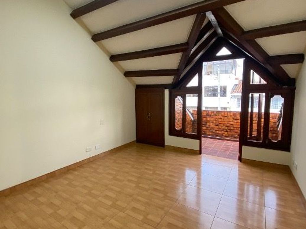 Casa de 6 alcobas en venta en Mónaco, Bogotá, 256 m² · foto 17 de 20