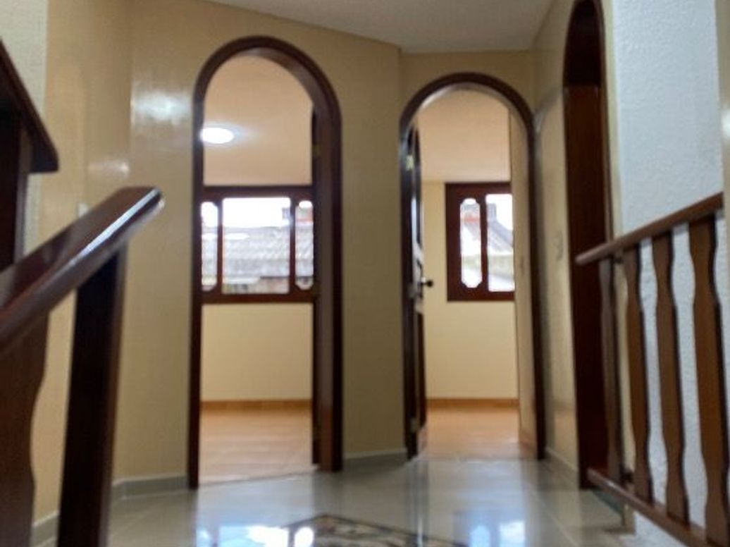 Casa de 6 alcobas en venta en Mónaco, Bogotá, 256 m² · foto 9 de 20