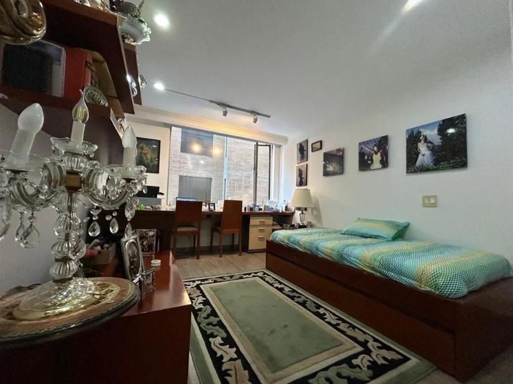 Apartamento de 4 alcobas en venta en La Carolina, Bogotá, 240 m² · foto 11 de 20