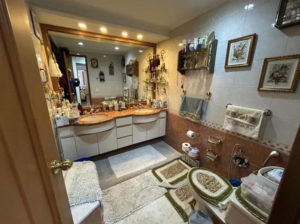 Apartamento de 4 alcobas en venta en La Carolina, Bogotá, 240 m² · foto 19 de 20