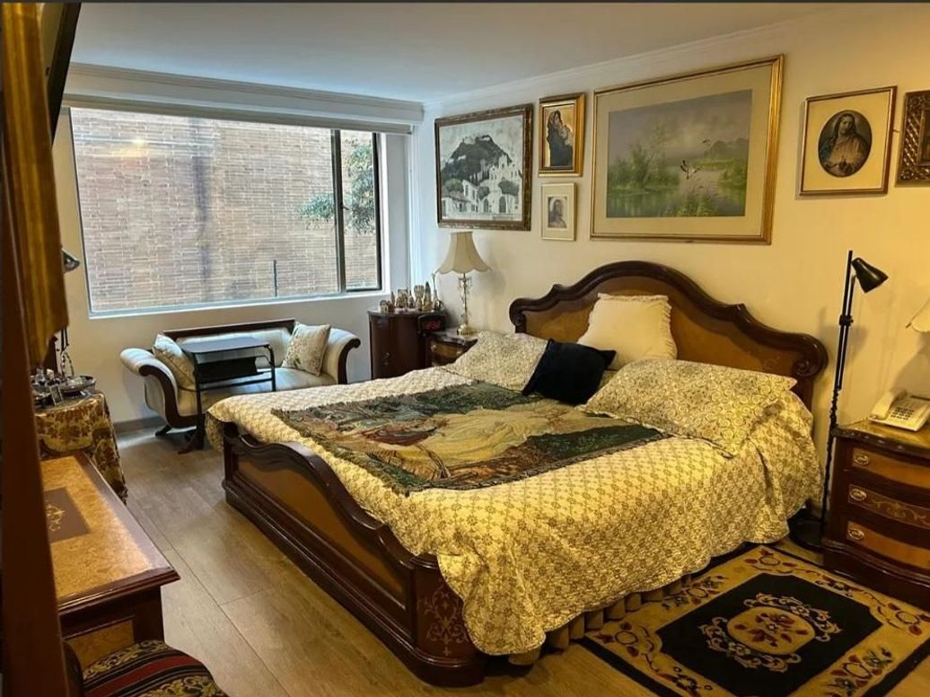 Apartamento de 4 alcobas en venta en La Carolina, Bogotá, 240 m² · foto 15 de 20