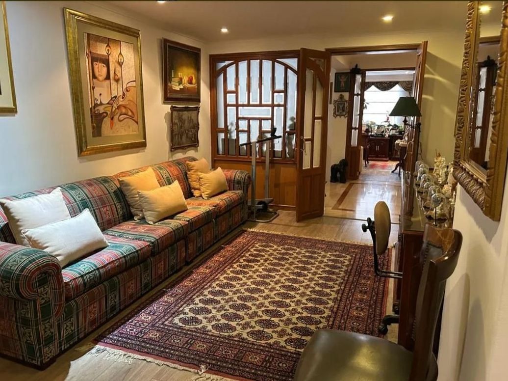 Apartamento de 4 alcobas en venta en La Carolina, Bogotá, 240 m² · foto 9 de 20